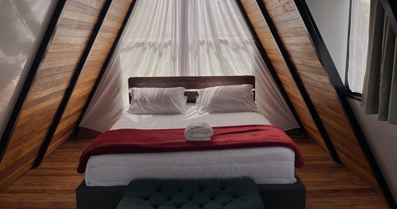 Cama Queen Cabaña Villa Lodge