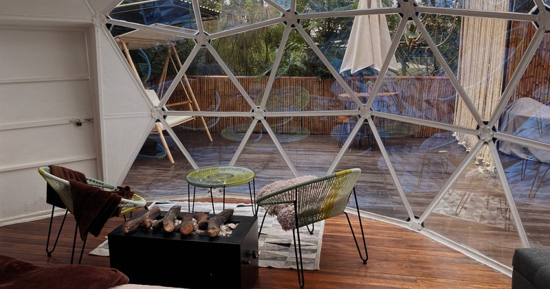 Chimenea interior glamping